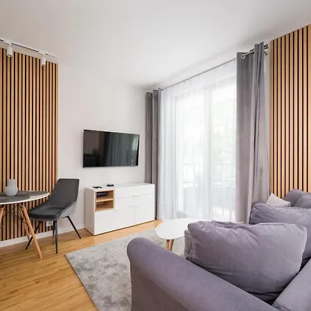 Krasinski Garden Deluxe By Bookinghost Apartment *