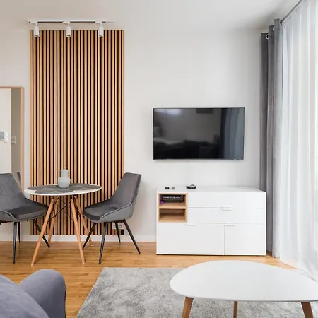 Krasinski Garden Deluxe By Bookinghost Apartment Warsaw