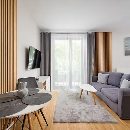 Διαμέρισμα Krasinski Garden Deluxe By Bookinghost *